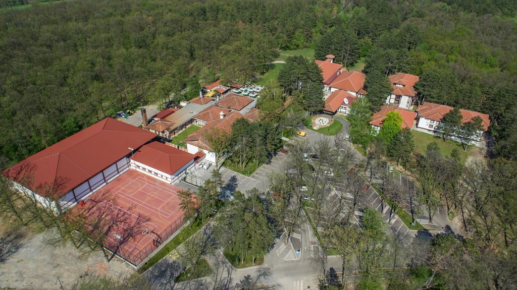 Sumarice Hotel Kragujevac Eksteriør billede
